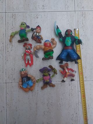 8 Figuras Piratas - Juguetes
