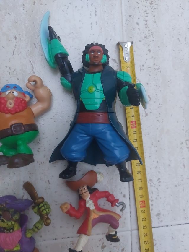 8 Figuras Piratas - Juguetes