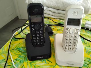 Teléfonos fijos Motorola (2 unidades)