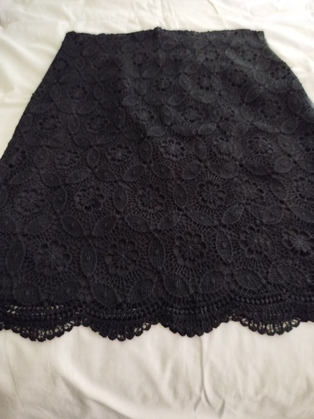 Falda negra encaje