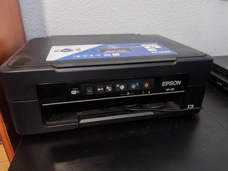 Impresora Epson XP-215 negra