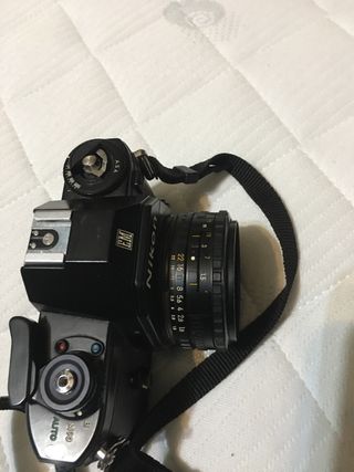 cámara fotográfica Nikon EM