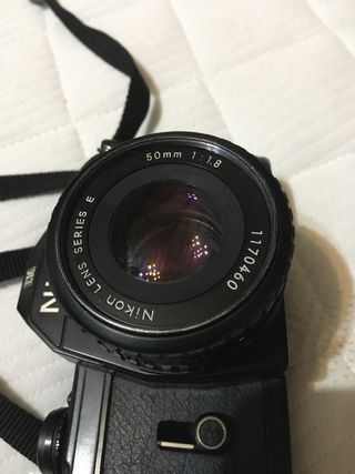 cámara fotográfica Nikon EM 