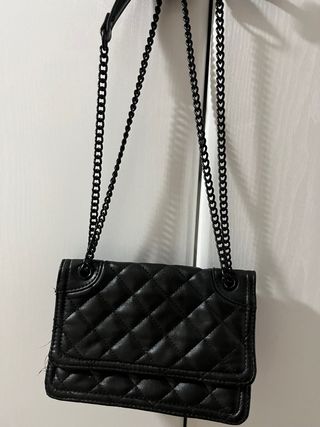 Bolso bandolera negro acolchado