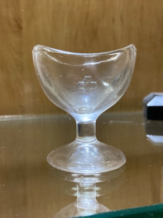 Copita antigua de cristal