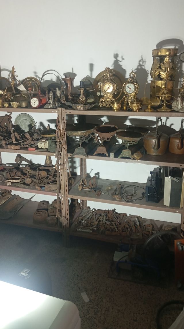 Antiguedades: Relojes y objetos de metal