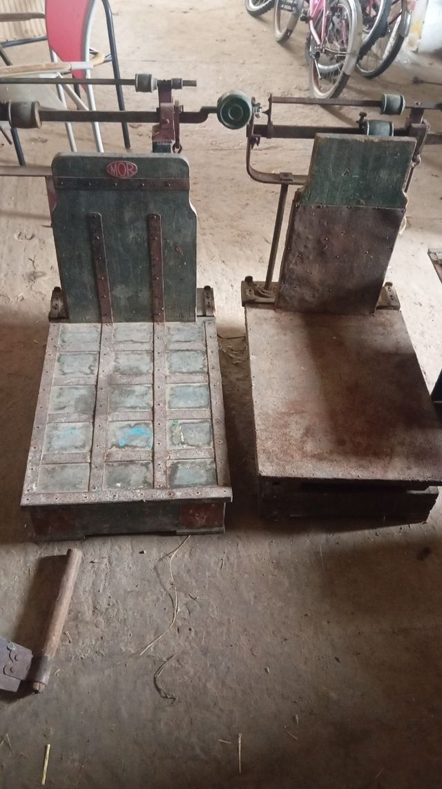 Antiguedades: Relojes y objetos de metal