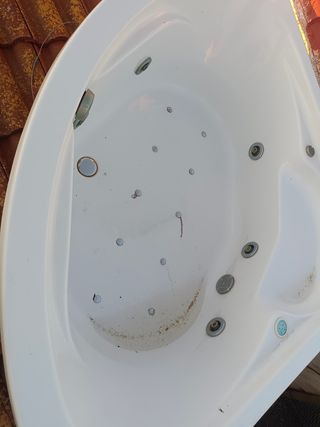 Bañera hidromasaje jacuzzi blanca