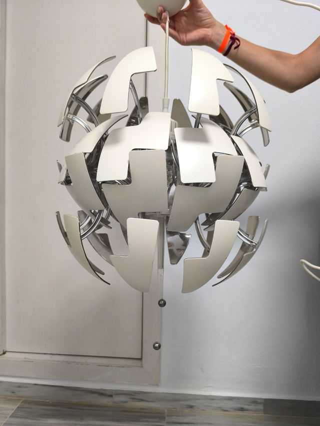 Lámpara Ikea blanca