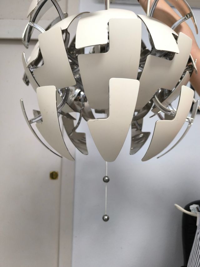 Lámpara Ikea blanca