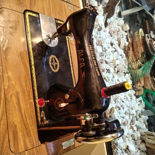 Máquina de coser Alfa Antigua