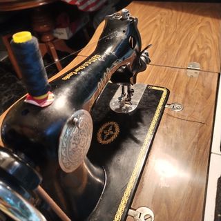 Máquina de coser Alfa Antigua