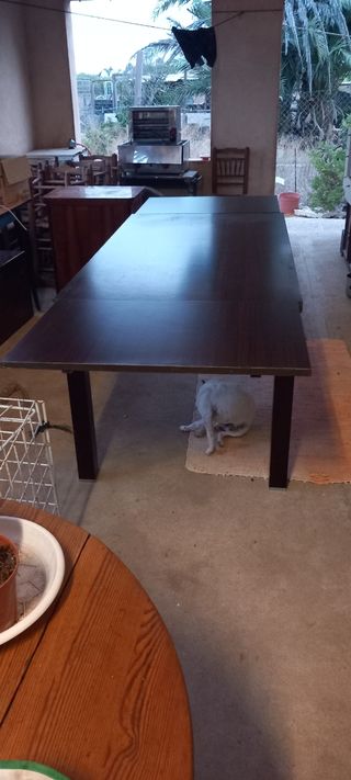 Mesa extensible marrón