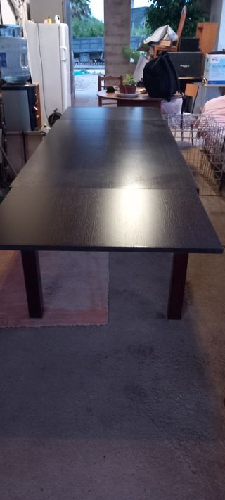 Mesa extensible marrón