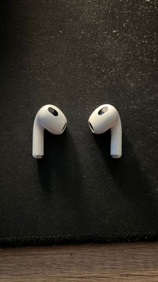 AirPods blancos sin caja