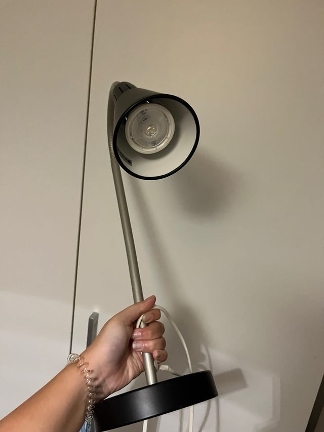 Lámpara escritorio flexible