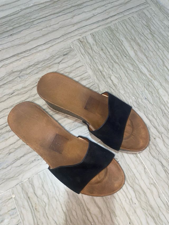 Sandali neri con plateau