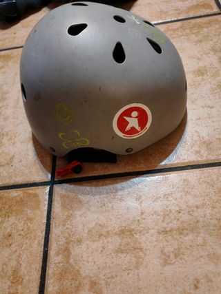 Patines infantiles + protecciones + casco