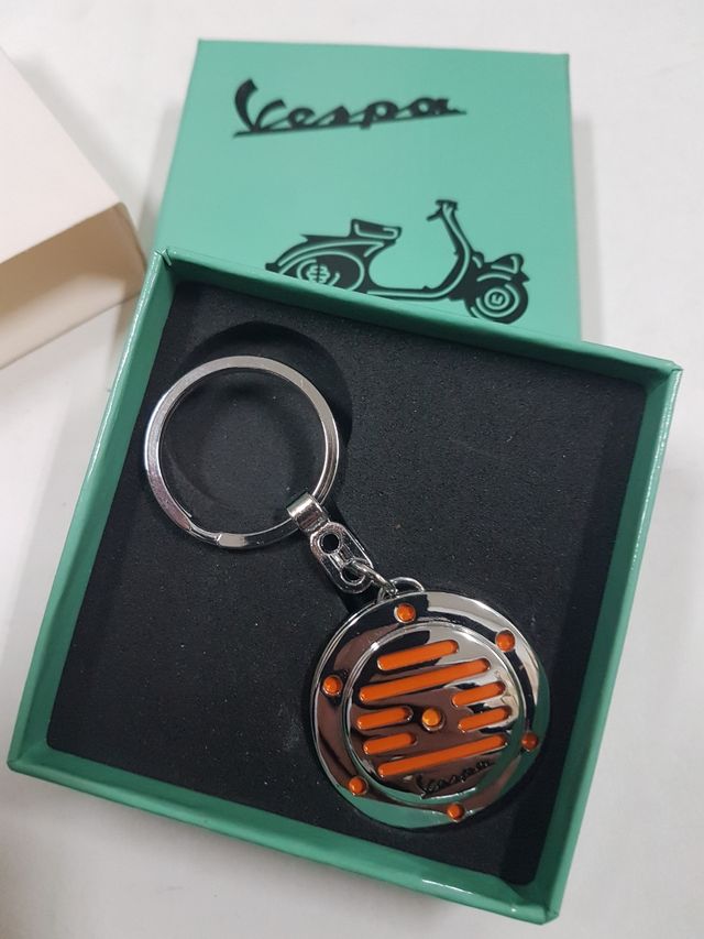 LLAVERO Y ENCENDEDOR DE VESPA
