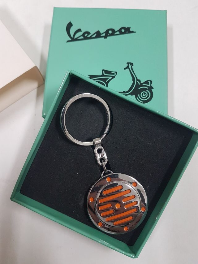 LLAVERO Y ENCENDEDOR DE VESPA