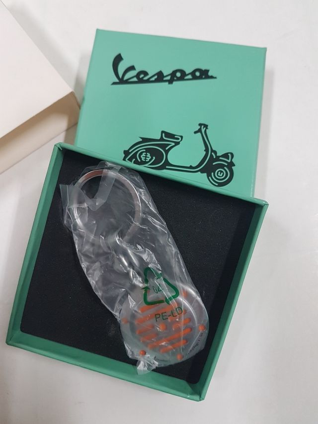 LLAVERO Y ENCENDEDOR DE VESPA