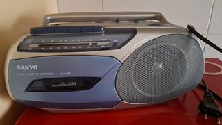 Radio Cassette SANYO M-1568F