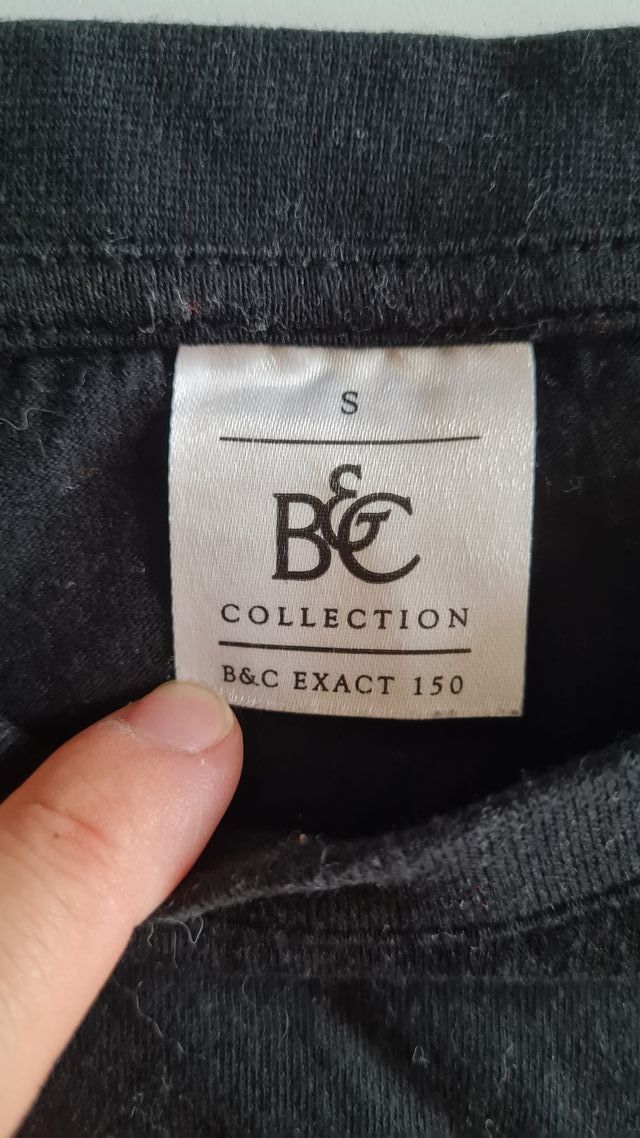 Camiseta negra B&C