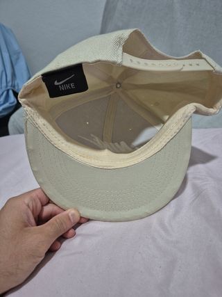 Gorra Nike beige