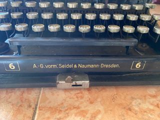Máquina escribir Erika Antigua