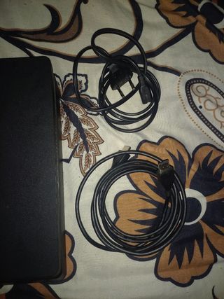 PS4 (PlayStation 4 slim)