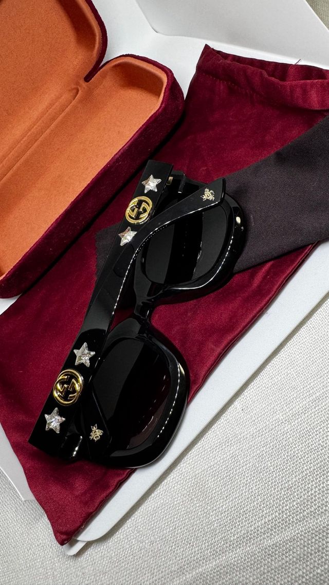 Gafas Gucci grandes, negras