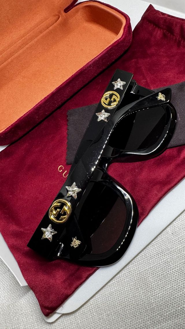 Gafas Gucci grandes, negras