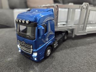Camion Actros con Bisarca