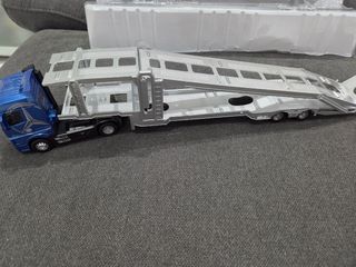 Camion Actros con Bisarca