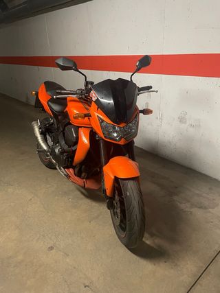 Kawasaki Z 750 -limitada en apeles