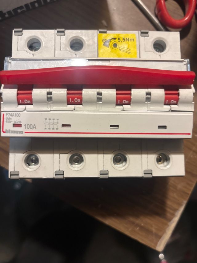 Interruttore magnetotermico Bticino F74A100 100A n