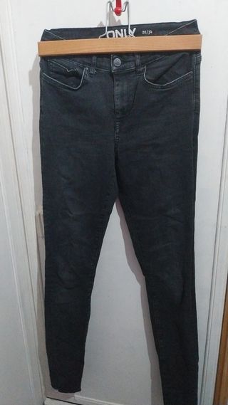 Vaqueros Only negros, talla 28/34