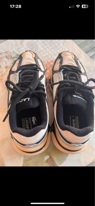 Zapatillas Lacoste - Beige y Negro