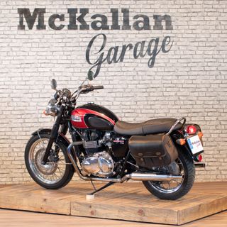 TRIUMPH BONNEVILLE T 100