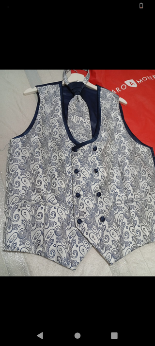 Chaleco hombre blanco/plateado-azul + corbata