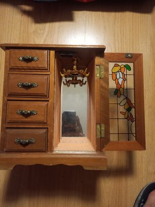 Joyero antiguo de madera con musica