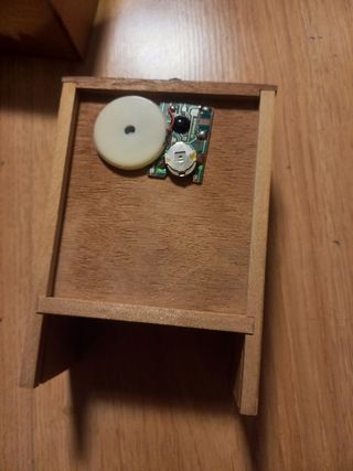 Joyero antiguo de madera con musica