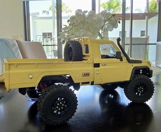 Toyota Land Cruiser LC79 RC Crawler - Nuevo