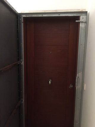 Puerta blindada antiokupa usada