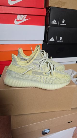Adidas Yeezy Boost 350 V2 - Amarillas