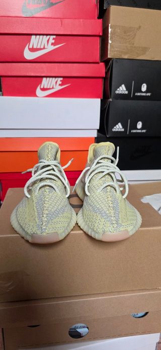 Adidas Yeezy Boost 350 V2 - Amarillas