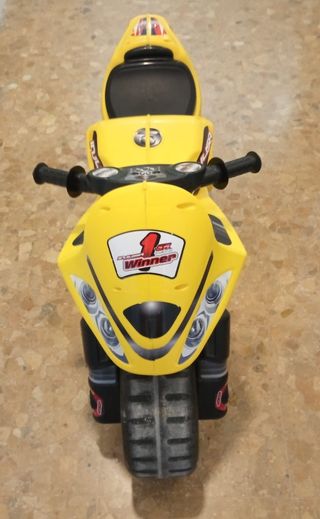 Moto Correpasillos Winner Injusa 194