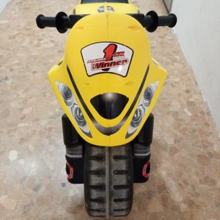 Moto Correpasillos Winner Injusa 194