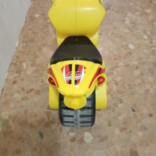 Moto Correpasillos Winner Injusa 194