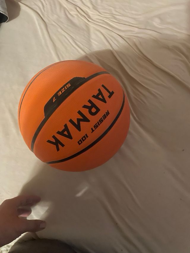 Balón baloncesto Tarmak Resist 100